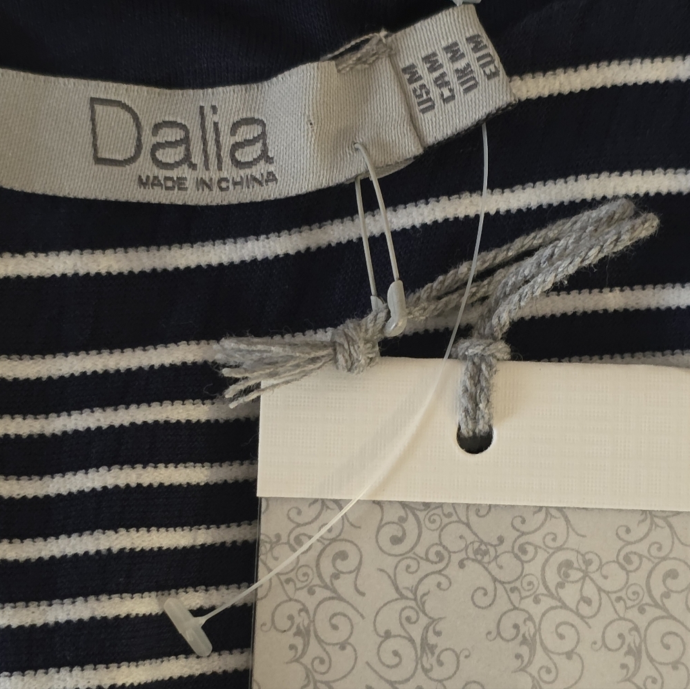 Dailia Stripped Dress - Picture 2 of 5